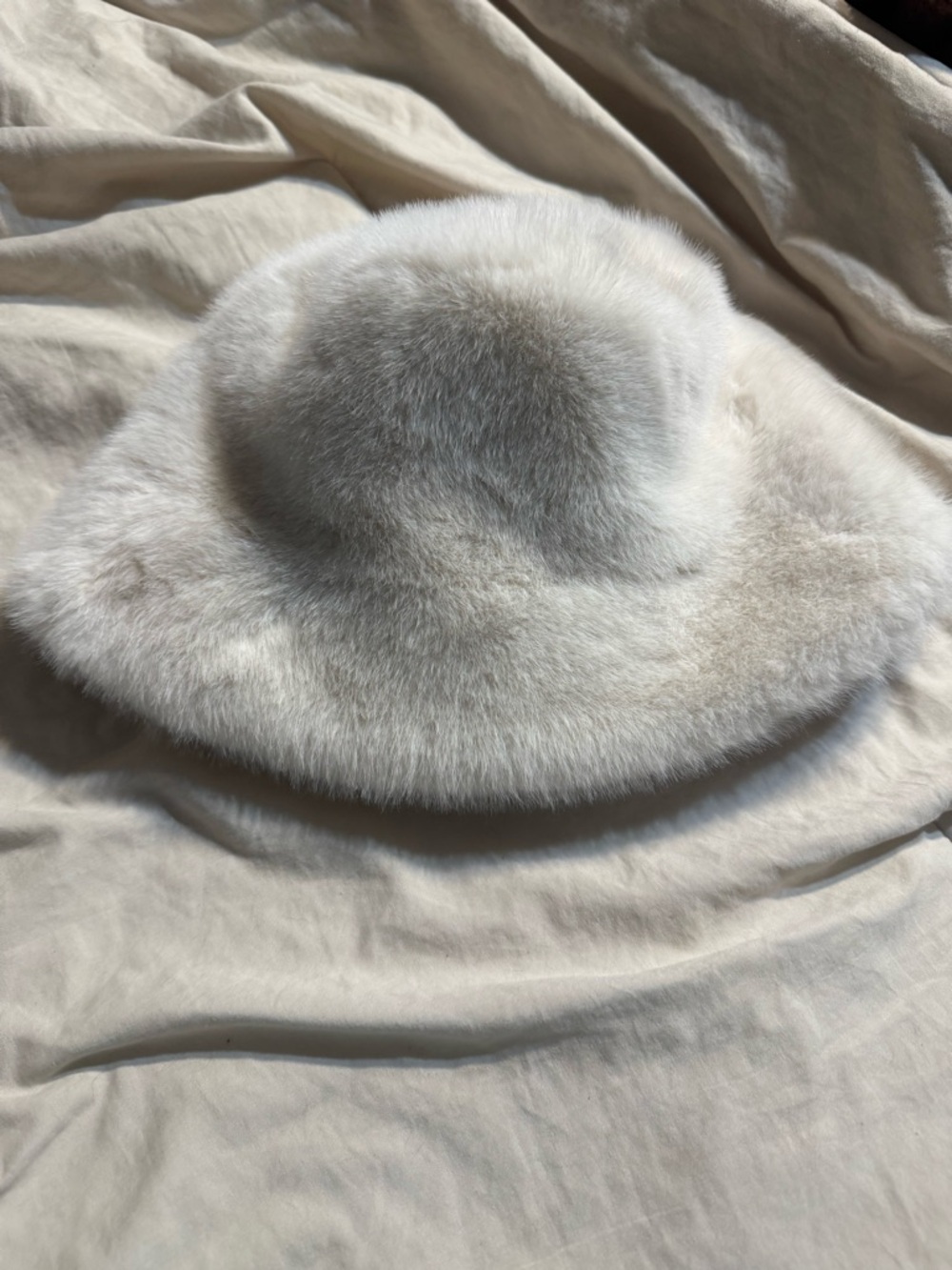 Louis Vuitton Cream Fur Bucket Hat with Pink LV Patch - Picture 3 of 6